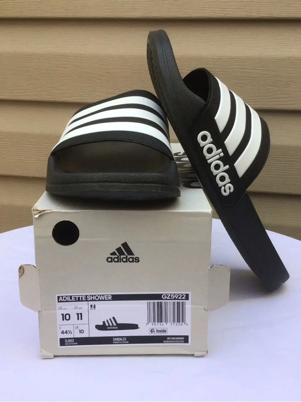 Adidas Men’s Striped Slides Size 10, Like New!